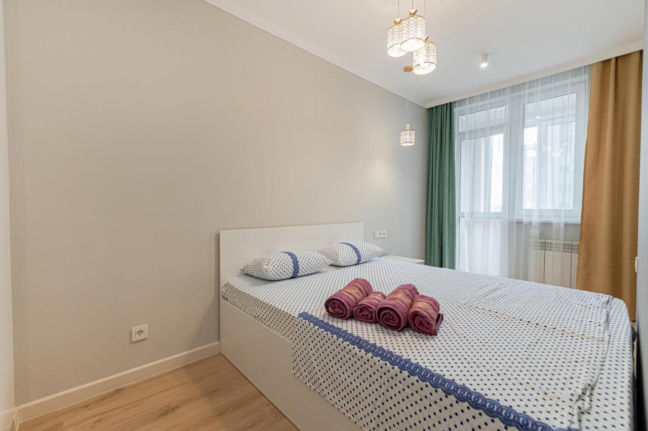 Золотой Квадрат Астаны Apartamento Astana Exterior foto